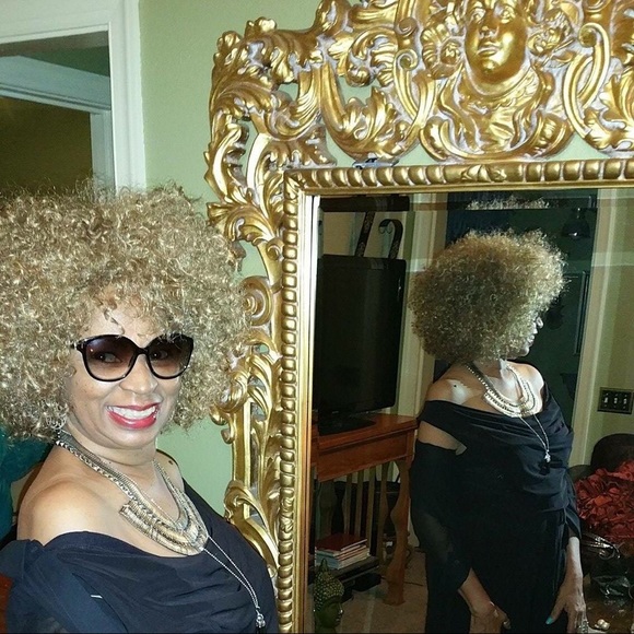 Meet your Posher, Patricia - Happy Poshing 🤩 - Picture 7 of 8